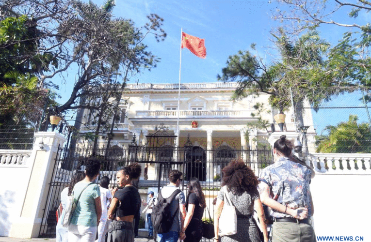 Cubanos deben aplicar por visado para viajar a China