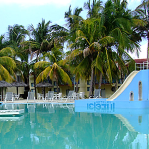 Hotel Caimanera- Islazul (Guant??namo)