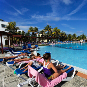Hotel NH Krystal Laguna Villas & Resort Hotel - (Cayo Guillermo)